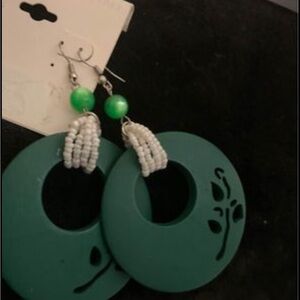 Earrings Beautiful Green wooden Earrings. New
